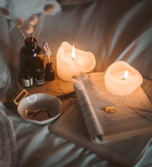 night routine-candles-bed-reading-min