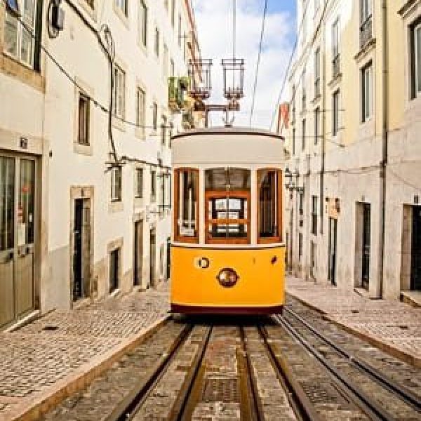 5 Simple Ways To Explore Your Own City Like A Tourist