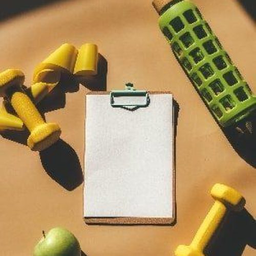 lose weight/weight loss/water/dumbells/clipboard